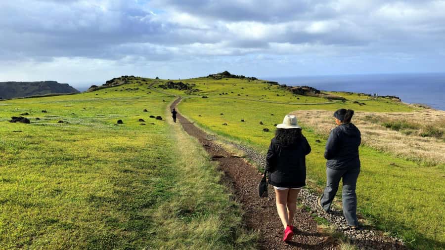 Ahu Vinapu, Rano Kao and Orongo City Half-Day Tour - Rano Kau’s crater lake and three offshore islets