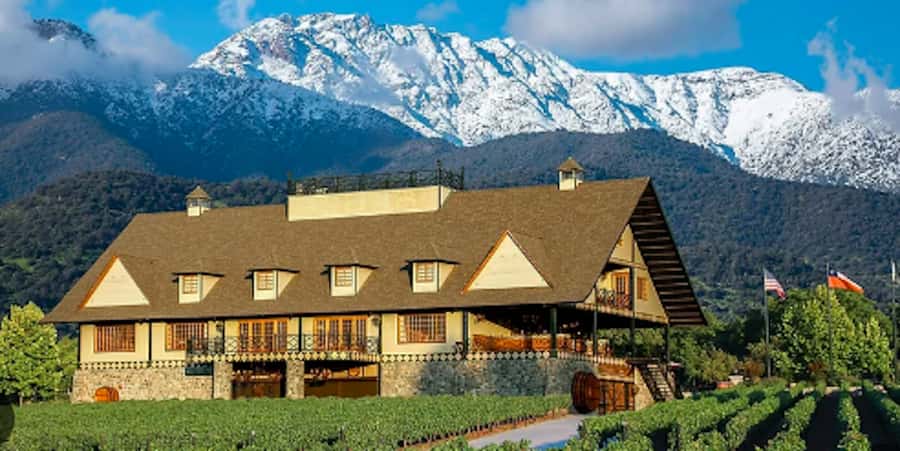 Alyan Family sunset winery - Touring the winery and tasting grapes in season
