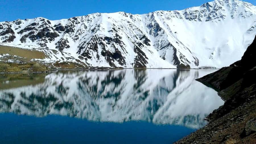 Andes Day Lagoon: Embalse El Yeso Tour from Santiago - What the walk at Embalse El Yeso is really like