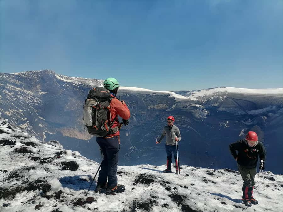 Ascent to Villarrica volcano 2,847masl, from Pucón - Practical preparation that will improve your day