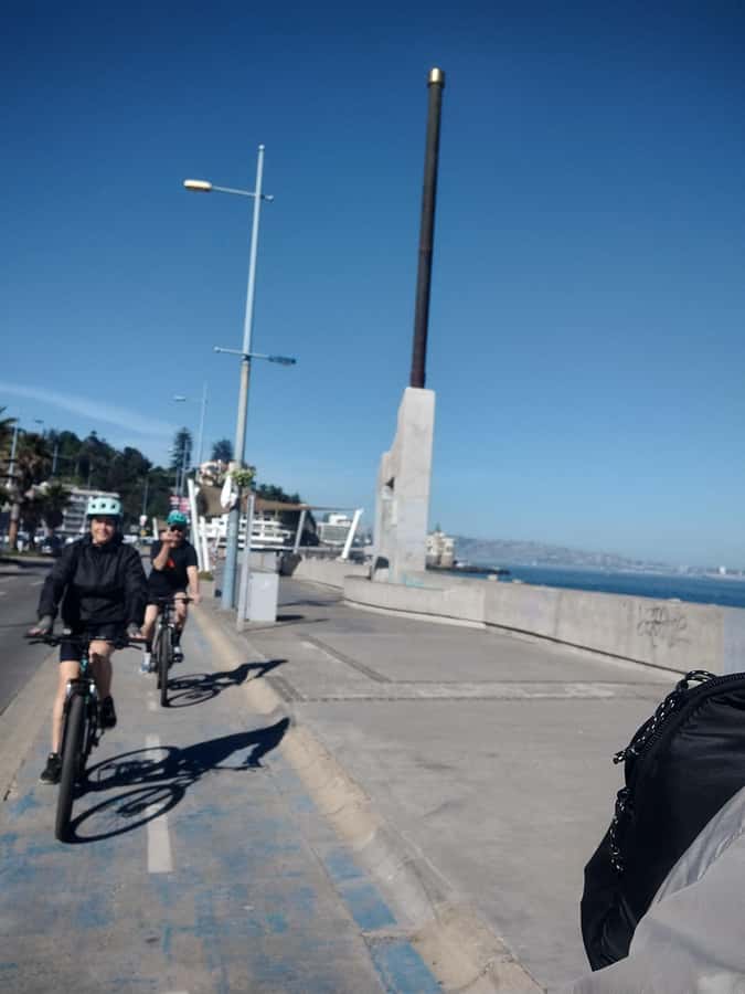 Bike ride along the coast of Viña del Mar or Valparaíso, you choose! - Choosing Between Concón and Valparaíso