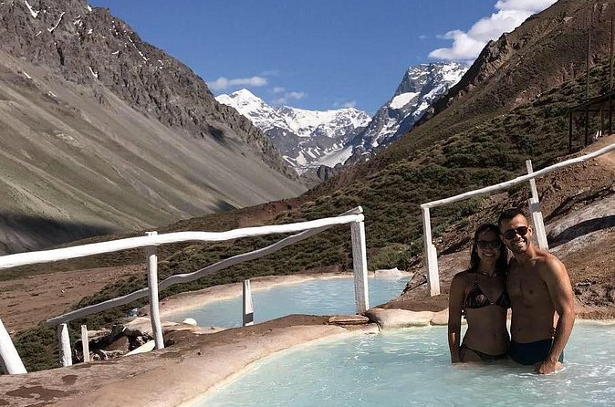 Cajon del Maipo Region - Hot Springs Termas de Colina - Language and communication