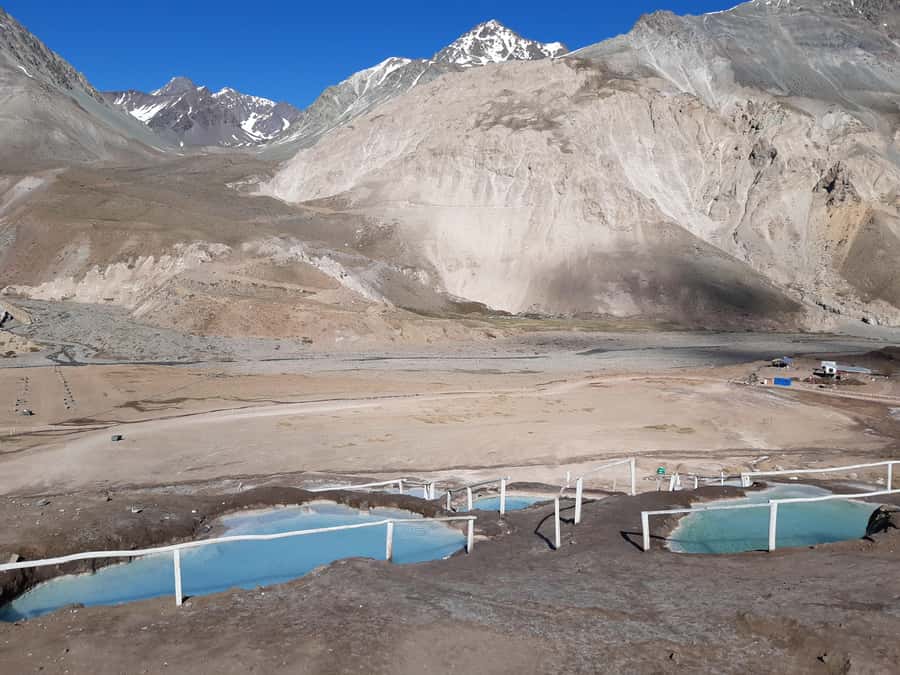 CAJON DEL MAIPO TOUR + TERMAS COLINA + EMBALSE EL YESO AND PICNIC - Leaving Santiago for the Colina River