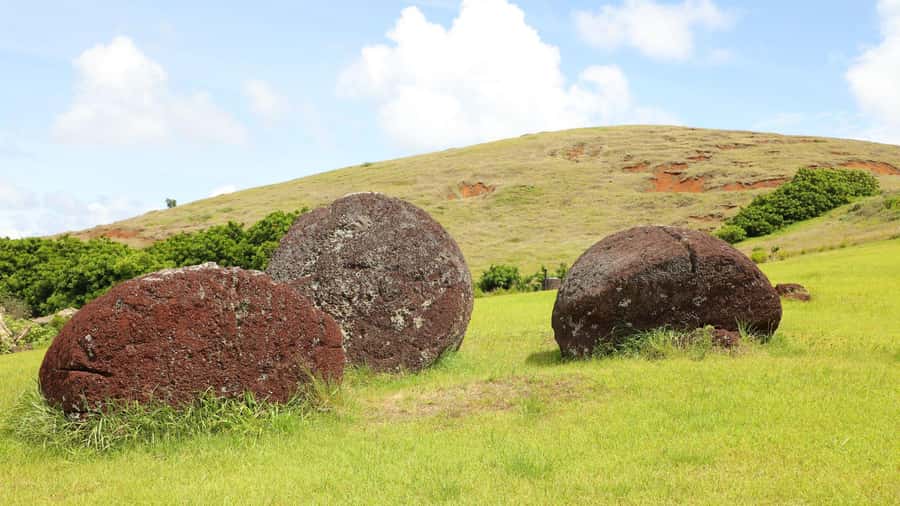 Easter Island: Full Day Ancestral Caves and Orongo Village - What the private format adds