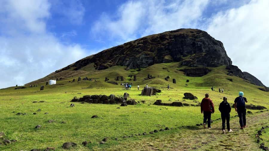 Easter Island: Full-Day Tour to Anakena - Rano Raraku, the quarry where the moai began