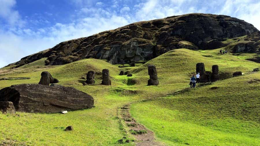 Easter Island: Full-Day Tour to Anakena - Ahu Nau Nau and the return to the coast