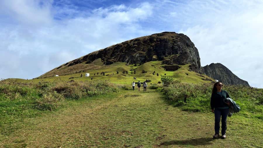 Easter Island: Full-Day Tour to Anakena - Caves, Poike, and Ovahe add variety