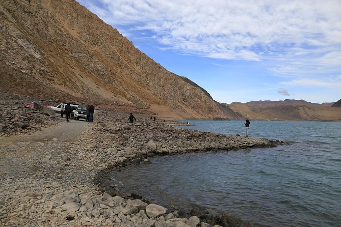 Embalse el Yeso and Termas del Plomo in semi-private 4x4 - Why the Four-Person Limit Matters