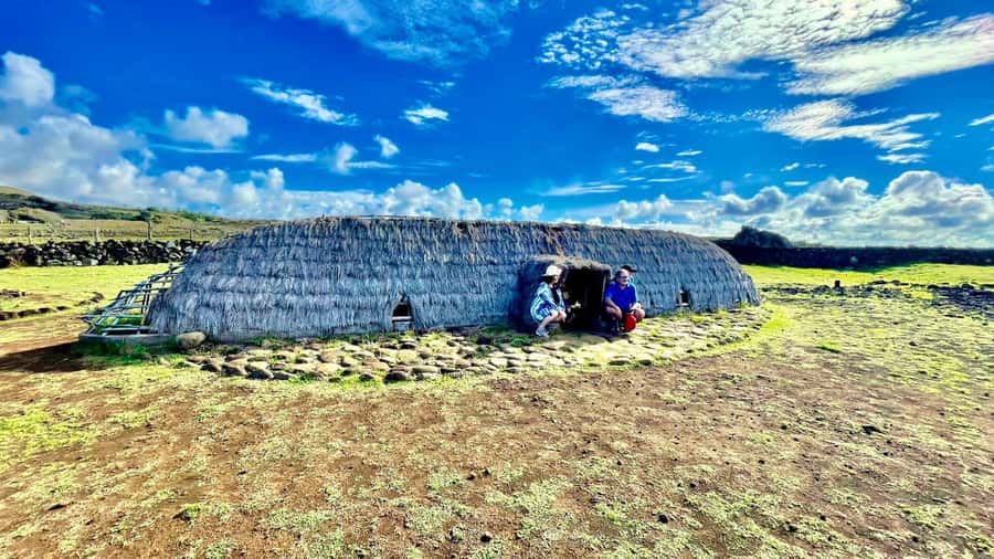 From Hanga Roa: Rapa Nui Culture Sightseeing Tour - Akahanga, where history and legend meet