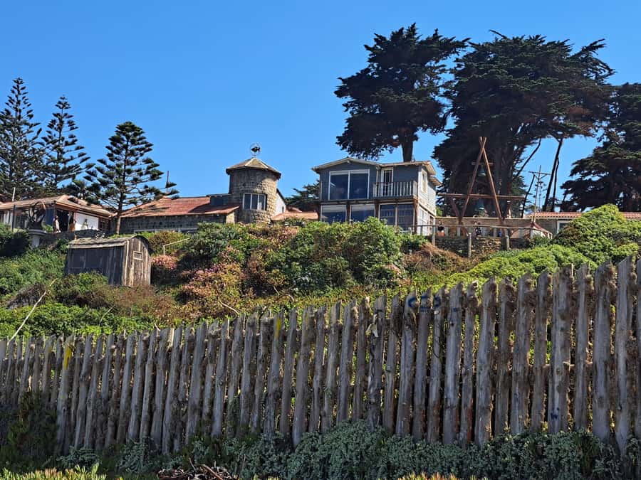 From Santiago: Isla Negra, Pablo Neruda Museum & Winery Tour - Is the $230 price fair?