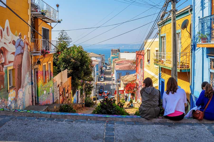 From Santiago: Vineyard, Valparaíso, and Viña del Mar Tour - A full day from Santiago with three different moods