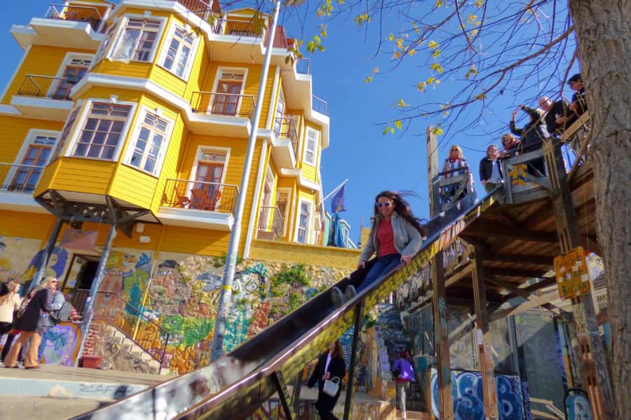 From Santiago: Vineyard, Valparaíso, and Viña del Mar Tour - Lunch is your own decision