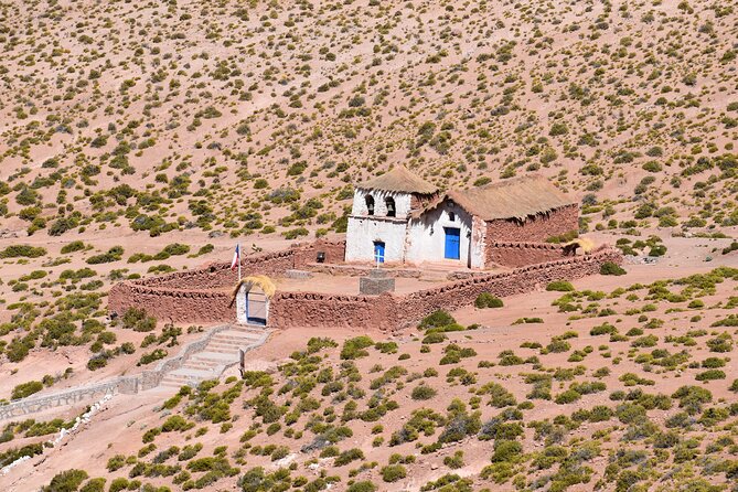Full Day Tour to Geyser del Tatio, Vado Putana and Machuca - Machuca and Laguna Salada