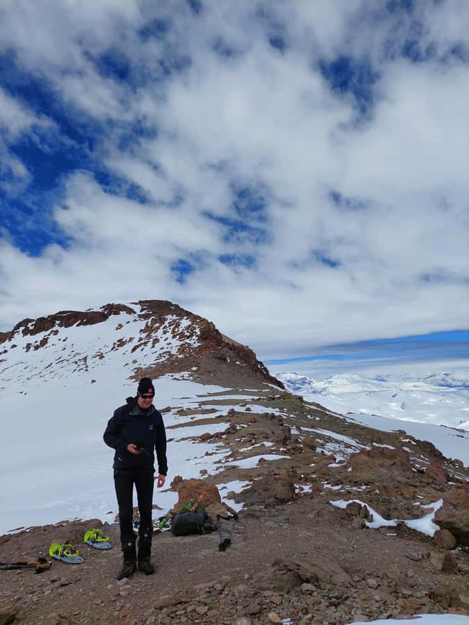 Full-Day Trek to Cerro El Pintor from Santiago - The summit views toward Cerro El Plomo