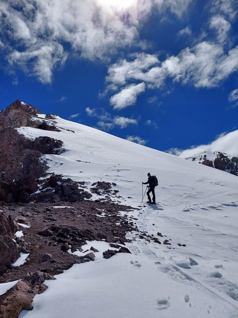 Full-Day Trek to Cerro El Pintor from Santiago - The cable car question and the climb you may avoid