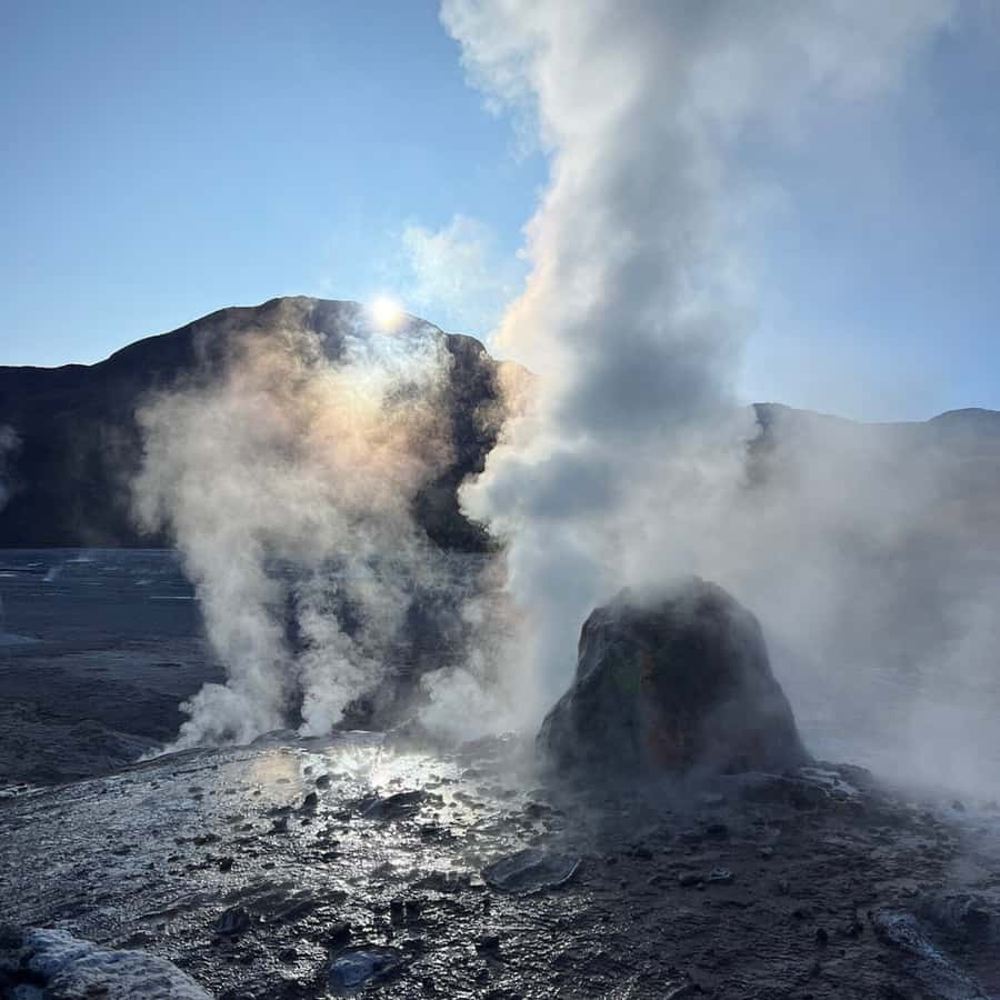 Geysers del Tatio: Sunrise and breakfast in Atacama - Walking among more than 80 active geysers