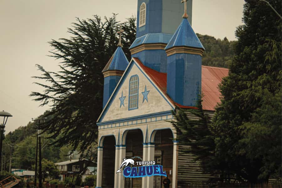 Inner Coast of Chiloé: Road and Sea. - Starting in Castro and heading toward Dalcahue