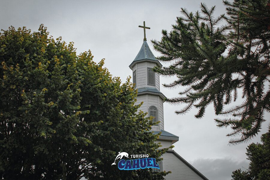 Inner Coast of Chiloé: Road and Sea. - Jonathan’s guiding style and language options