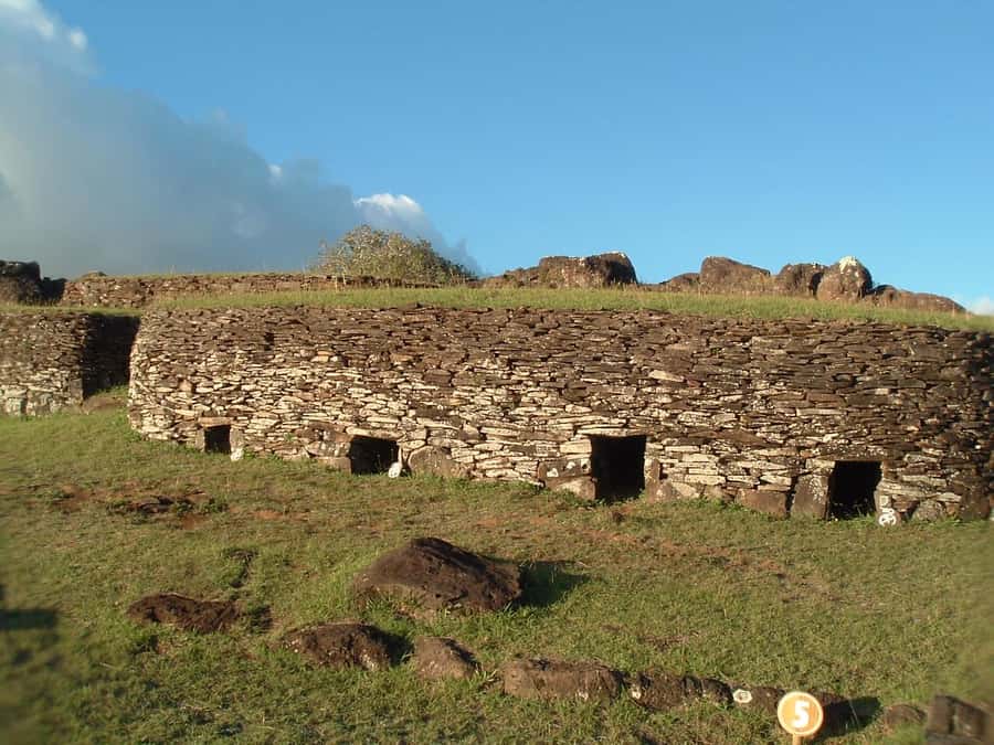 Orongo: The mythical city of kings - A private group changes the feel of the visit