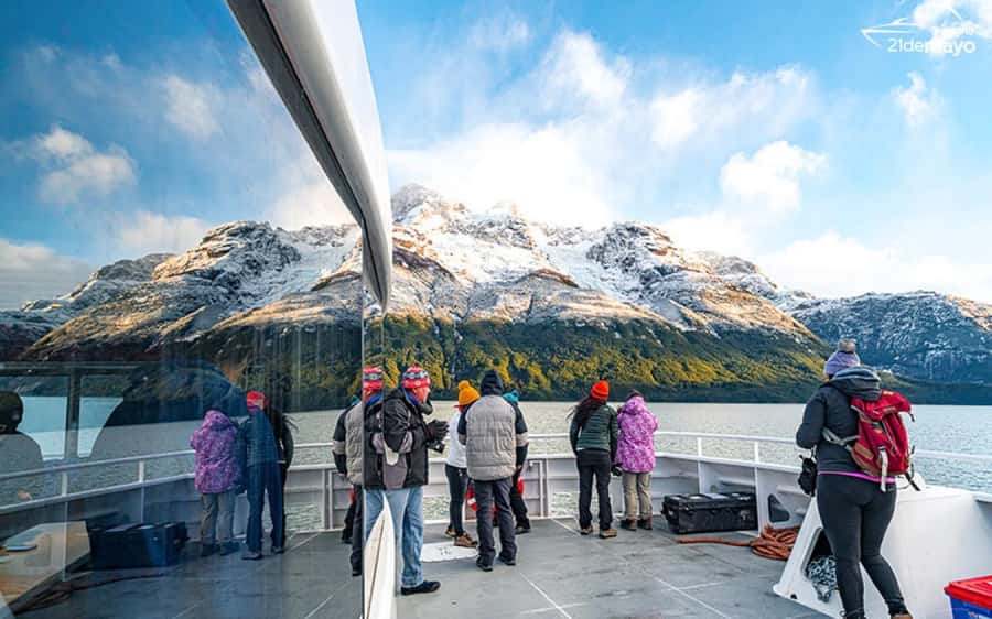 P. Natales: Balmaceda & Serrano Glaciers with Lunch & Whisky - Balmaceda Glacier from the boat