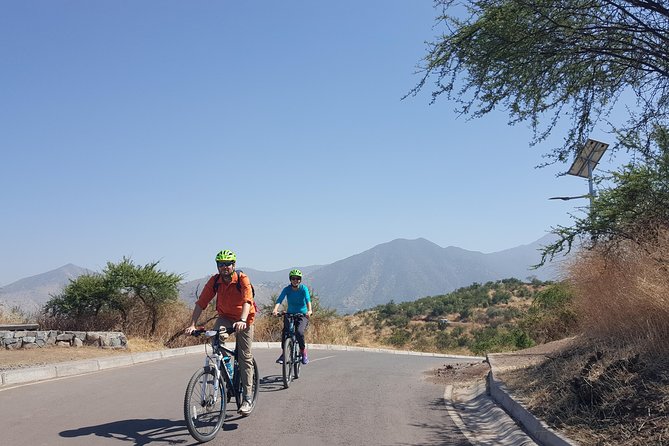 Private Full-Day Bike Tour of Santiago Cultural 5-6 hrs - Lunch, Energy, and the Afternoon Ride