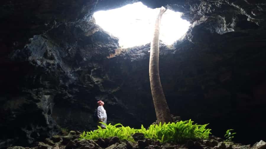 Private Tour: The Underground World of Rapa Nui Caves - Ana Te Pora and the play of light
