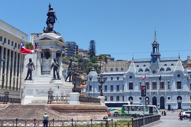 Private Tour: Viña del Mar and Valparaíso Tour with Wine Tasting in Casablanca Valley - The hill neighborhoods are the highlight