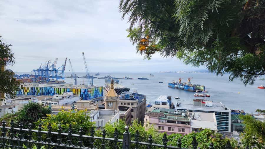 Private: Viña del Mar and Valparaiso Day Tour - Starting in Viña del Mar at the Flower Clock