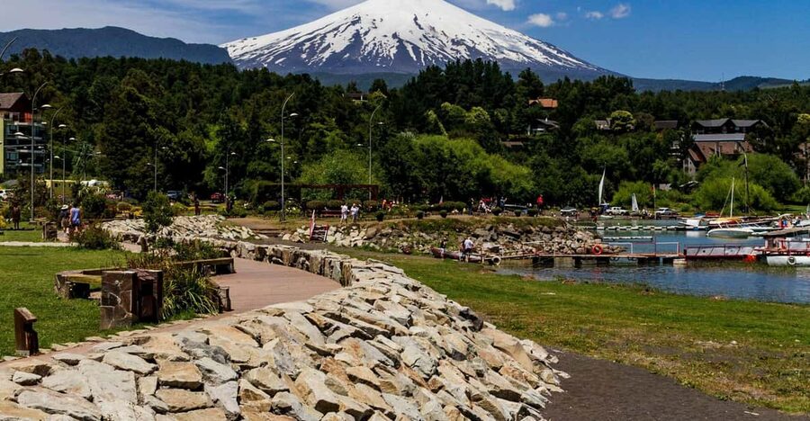 Pucón and Villarrica: Guided Tour with Hotel Pickup - Mirador Canela and the photo stop