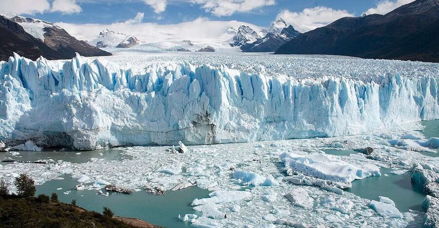 Puerto Natales: Day Trip to Perito Moreno Glacier Argentina - Arriving at Los Glaciares National Park