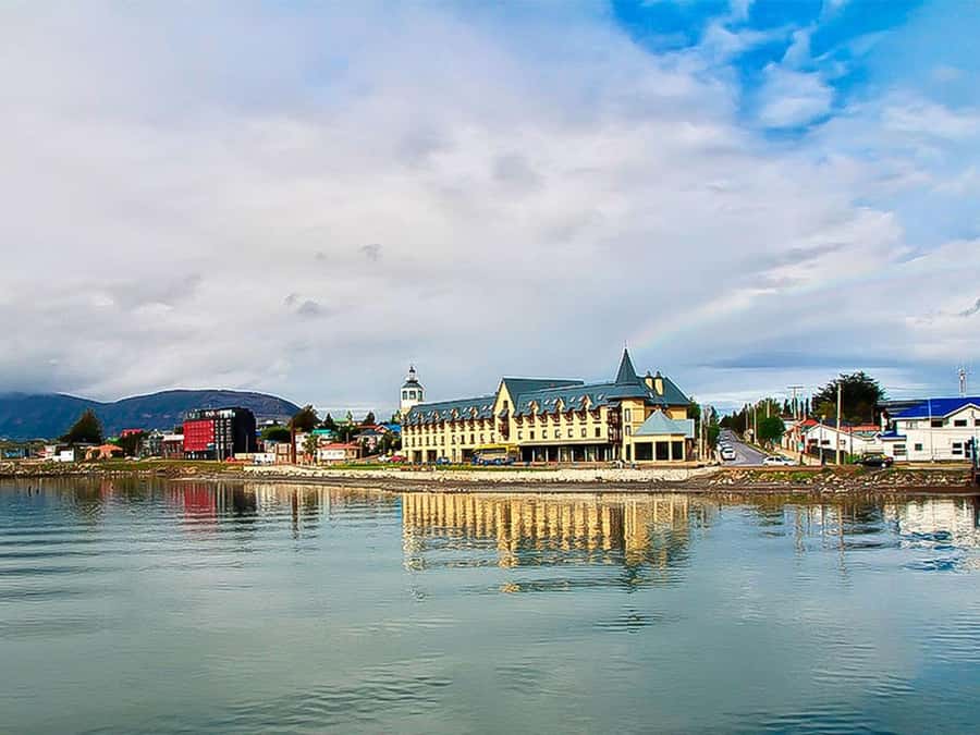 Puerto Natales: Full-Day Torres del Paine Tour - A full day through Torres del Paine