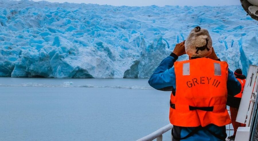 Puerto Natales: Grey Glacier Navigation w/ Transport - Returning across the shore and back to town