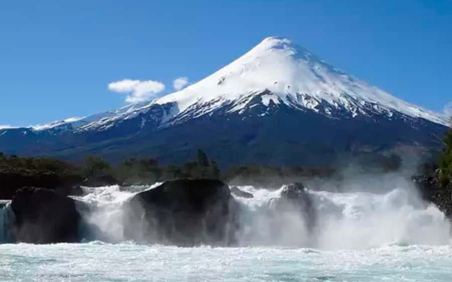 Puerto Varas: Osorno Volcano Day Trip by Air-conditioned Van - Why Osorno Volcano makes a good half-day trip