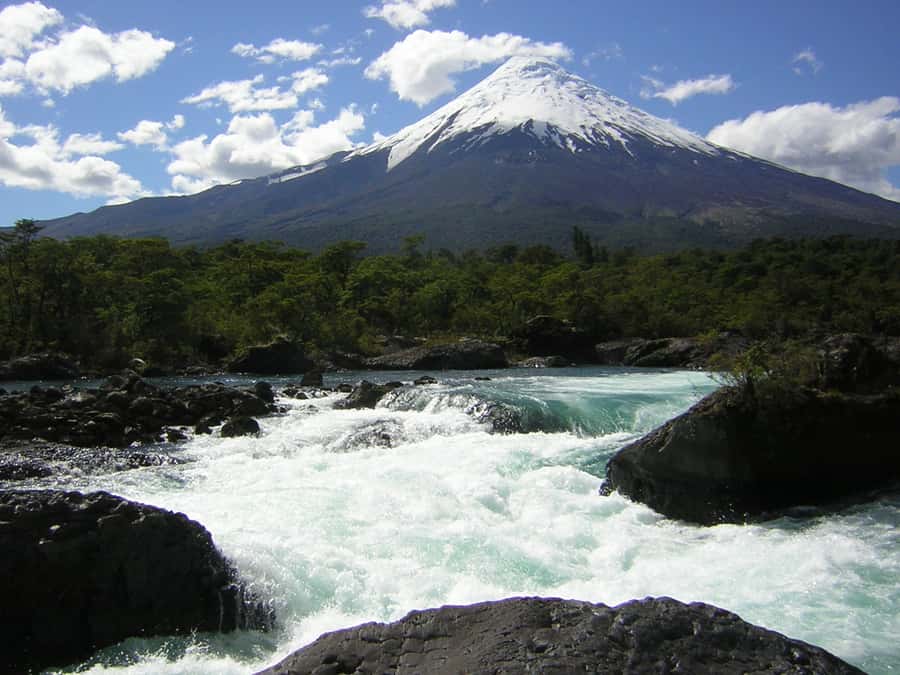 Puerto Varas: Osorno Volcano, Petrohue Falls Full-day Trip - Two great Chilean sights in one day