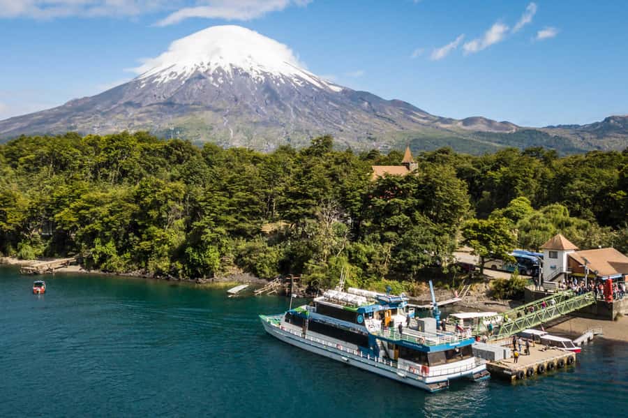 Puerto Varas: Peulla Day Trip - Petrohué Falls and the turquoise river