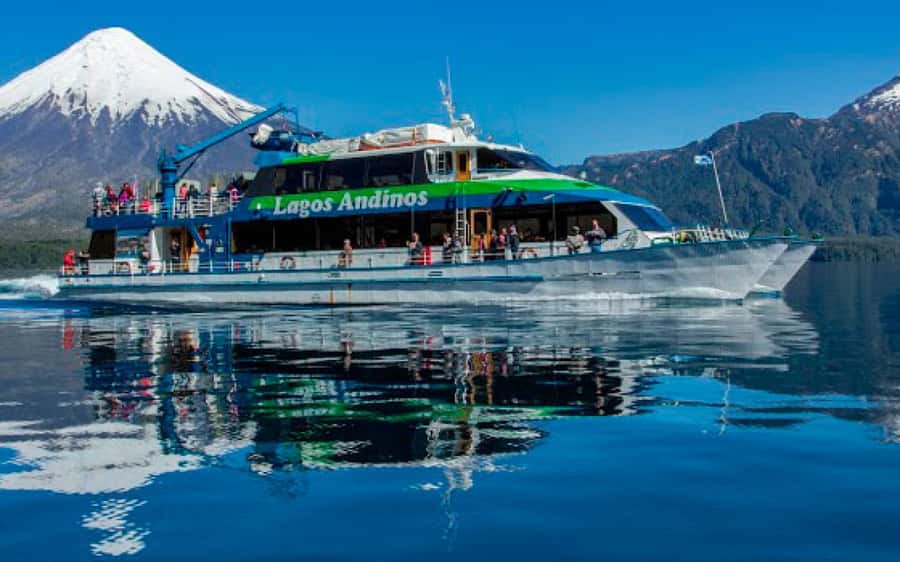 Puerto Varas: Peulla Day Trip - From Llanquihue Lake to Ensenada by bus