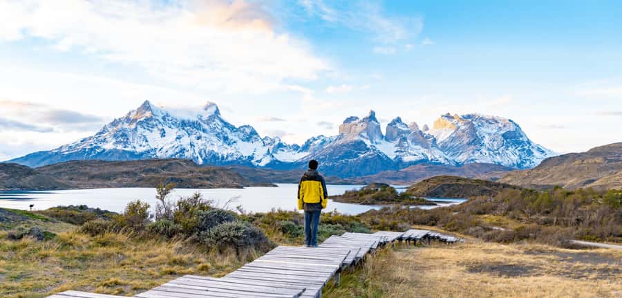 Punta Arenas: Full Day Torres del Paine + Milodon Cave - Guides, languages, and the small-group setup
