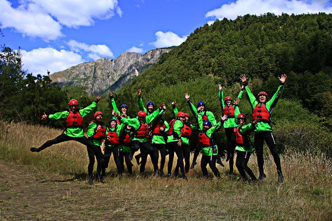 Rafting Puente a Macal - Futaleufu River - A guide team with a hands-on approach