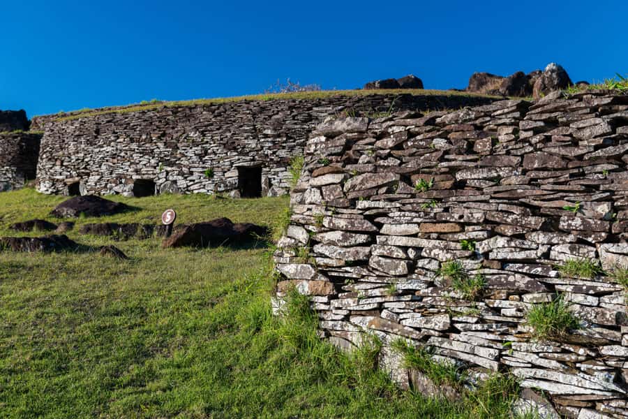 Rapa Nui Highlights Program: 3 incredible tours to discover! - Ahu Akivi, Puna Pau, and the island’s unusual astronomy