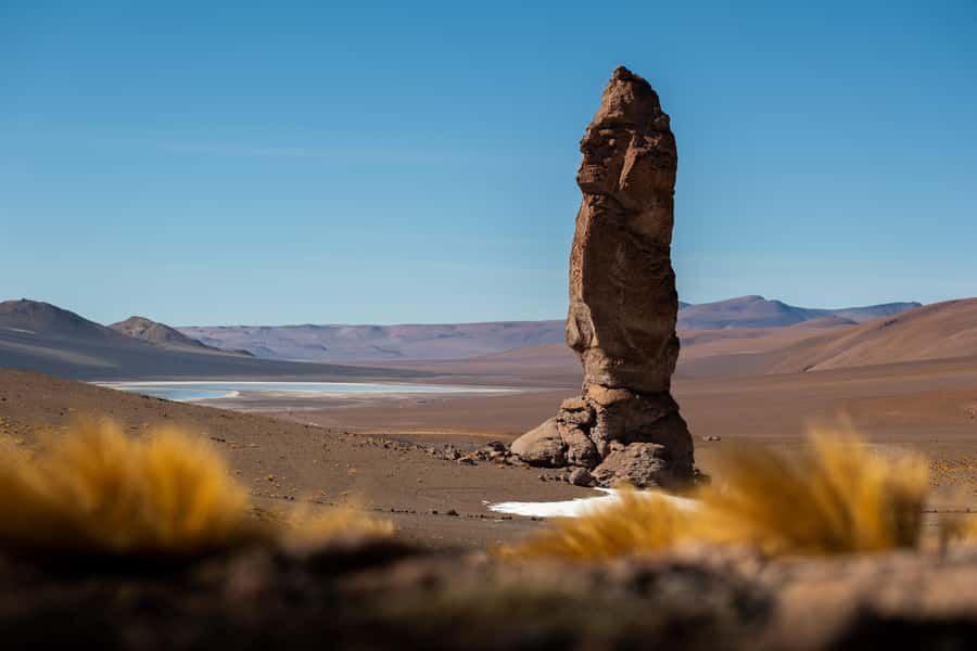 San Pedro de Atacama: Atacama Desert and Salt Flats Day Trip - Breakfast beneath Licancabur Volcano