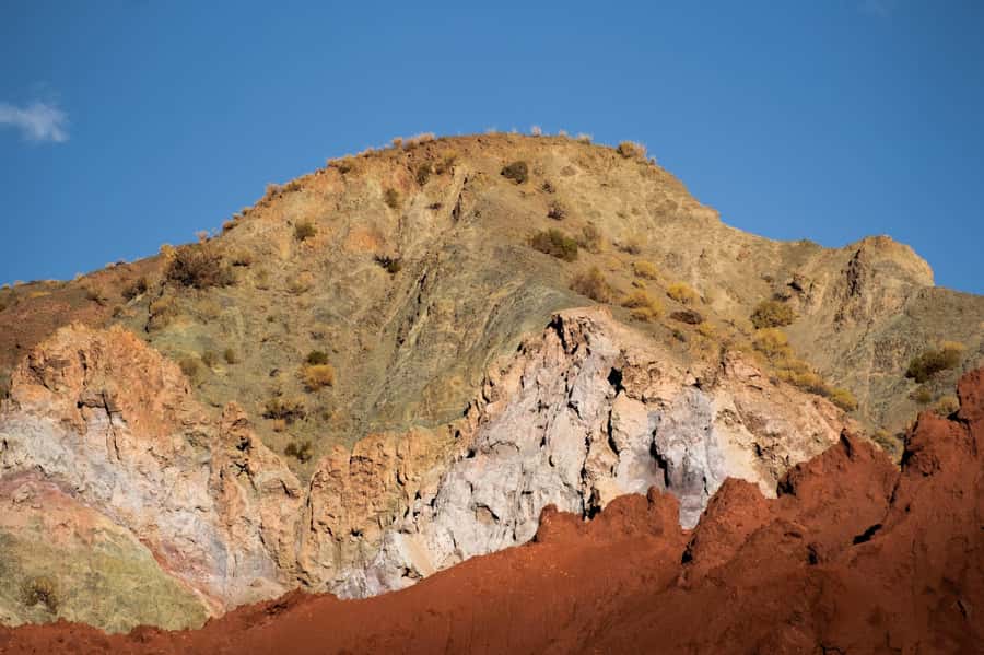 San Pedro de Atacama: Rainbow Valley & Hierbas Buenas Tour - Yerbas Buenas and the stories carved in stone