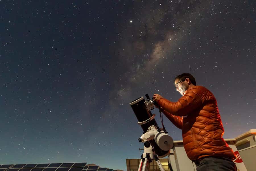 San Pedro de Atacama: Stargazing Tour in the Atacama Desert - A campfire ending with wine and hot drinks