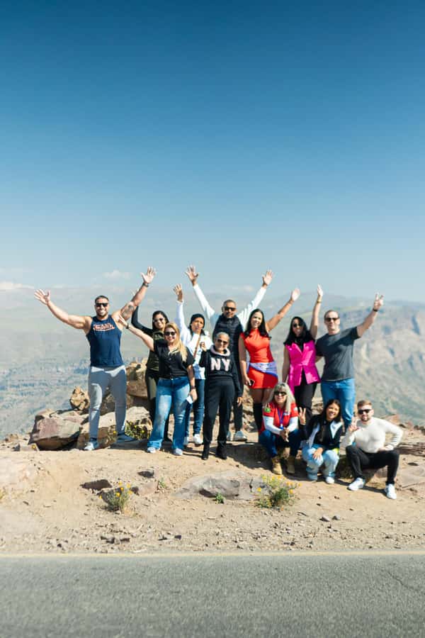 Santiago: Andes Mountains Sunset and Valle Nevado & Picnic - A quick viewpoint before the higher road