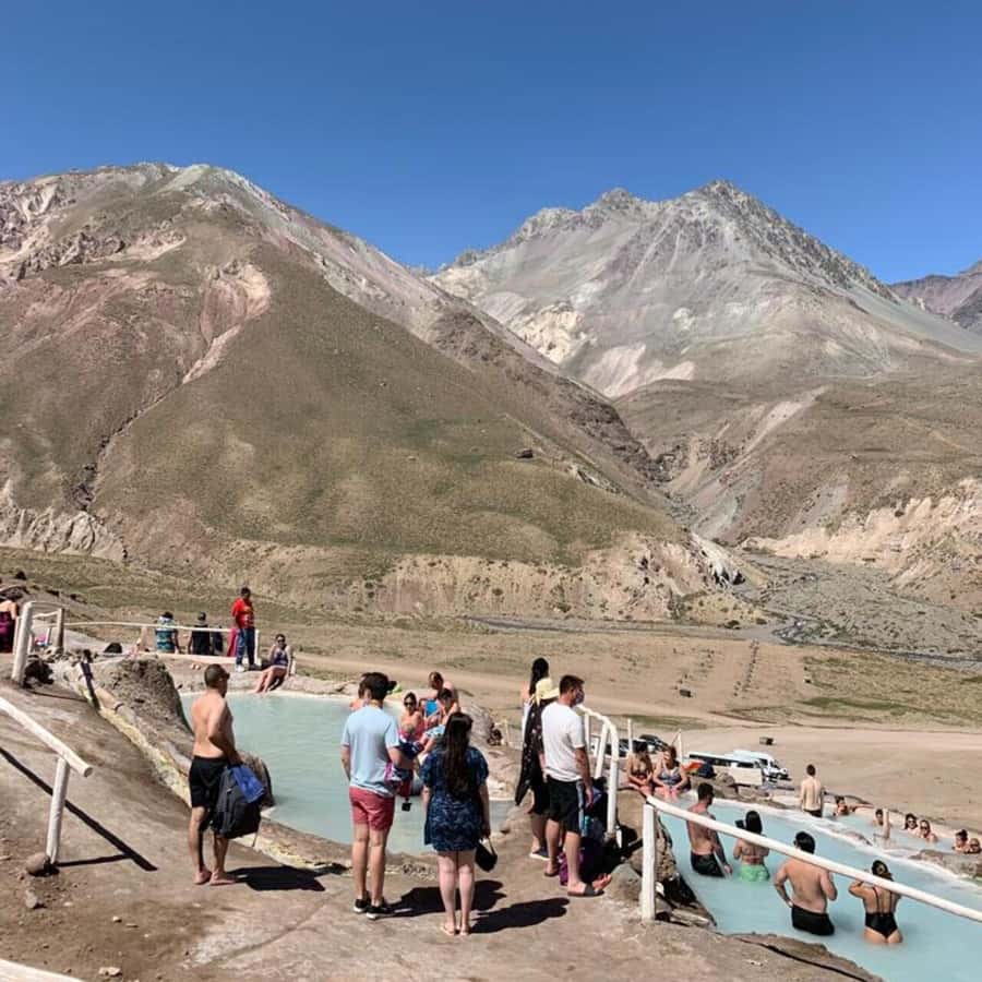 Santiago: Cajon del Maipo Termas Colina Trip - Weather, clothing, and what to pack