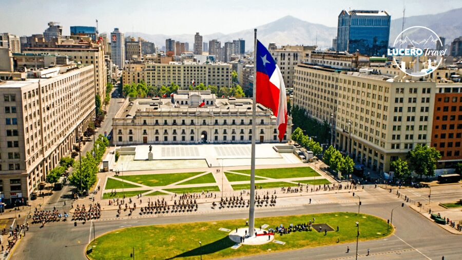 Santiago: City Highlights Walking Tour - Bicentenario Park and modern Sanhattan
