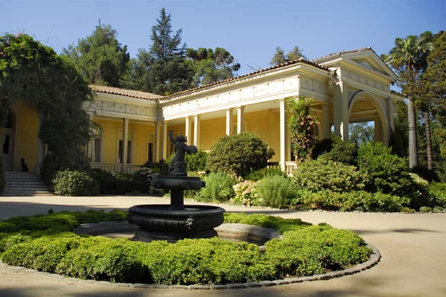 Santiago: Concha y Toro Winery 4–Hour Tour & Sommelier Class - Twenty-six grape varieties in one garden