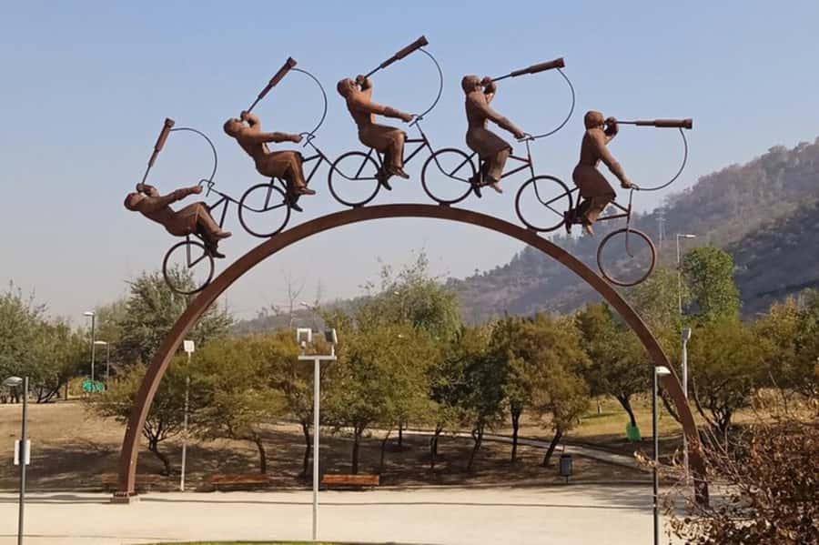 Santiago de Chile: Half-Day City Tour with Local Cuisine - Las Condes, Vitacura, and Providencia