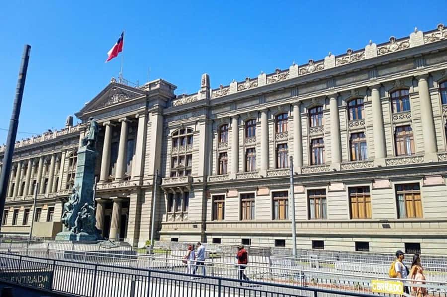 Santiago de Chile: Half-Day City Tour with Local Cuisine - What $70 includes, and what it does not