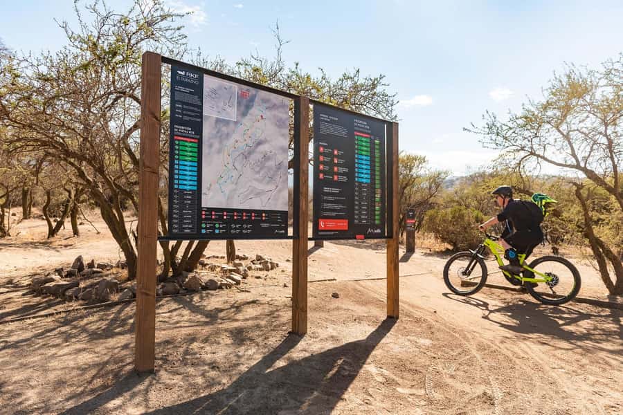 Santiago: E- Mountain Bike Rental to ride in a bike park - How the price compares with the experience