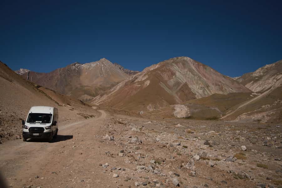 Santiago: Full day Embalse del Yeso, Casa de Chocolate, picnic & Hot Springs - Soaking at Termas Valle de Colina